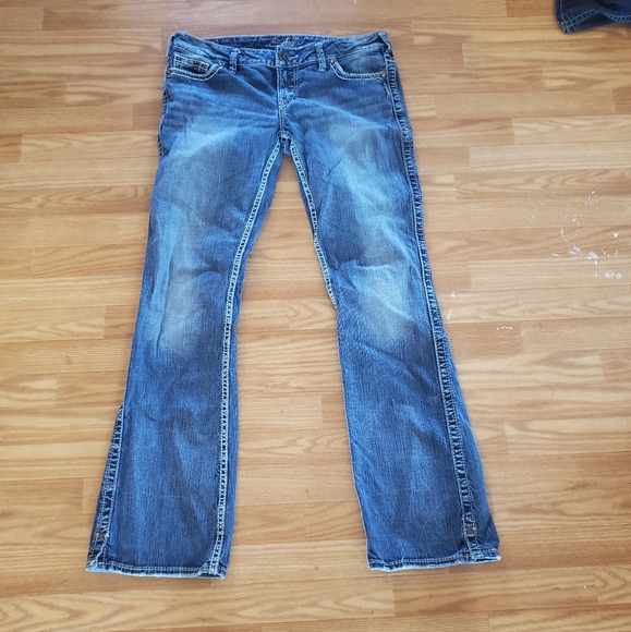 Silver Jeans - Picture 3 of 12